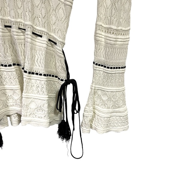 Venus White Intricately Patterned Bell Sleeve‎ Cinch Waist Blouse S - Picture 5 of 11
